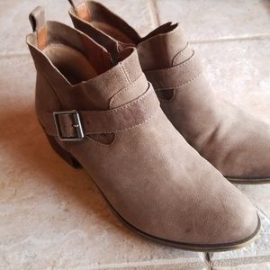 NWOT Lucky Brand Booties
